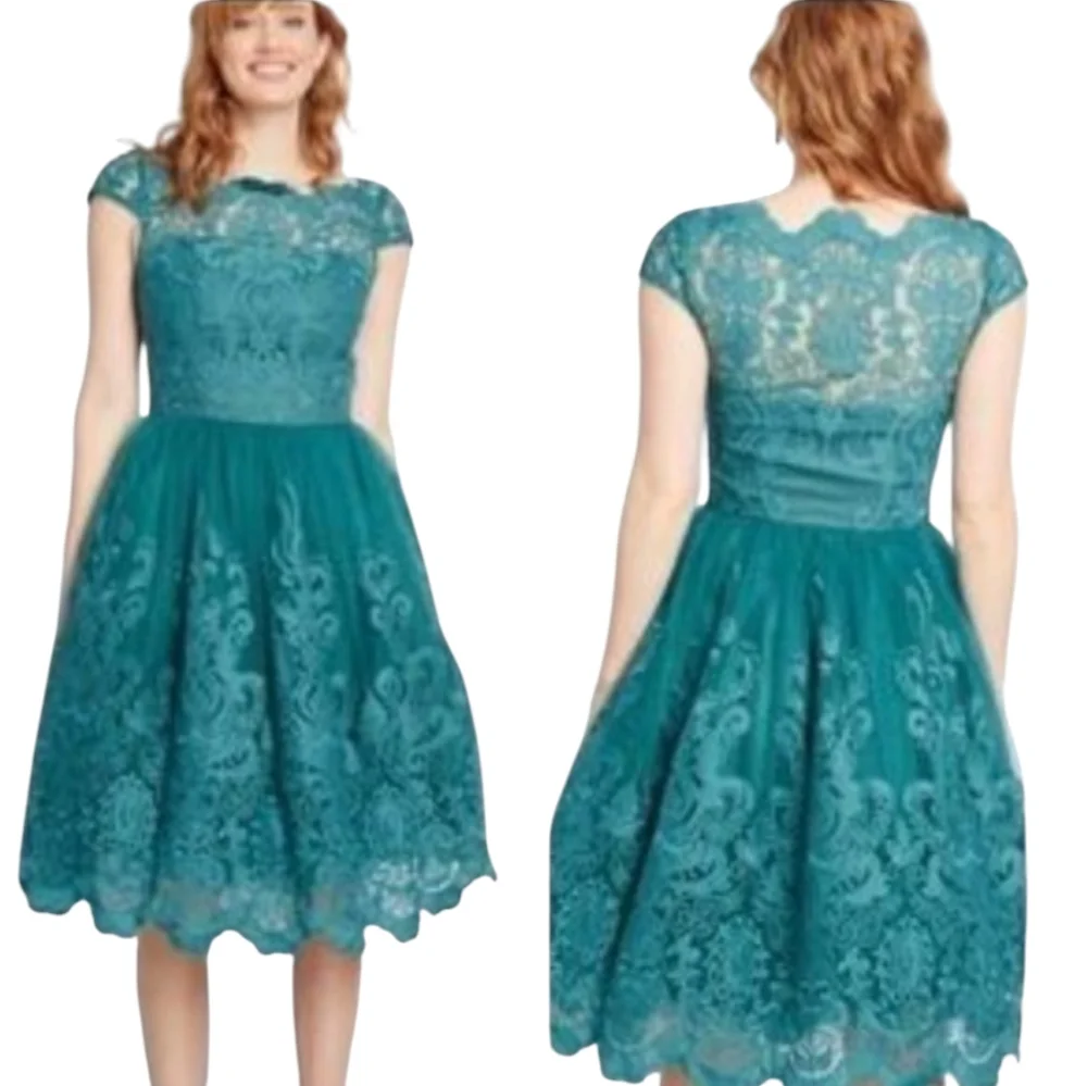 Chi Chi Curve Laurel Dress - Picture 4 of 11
